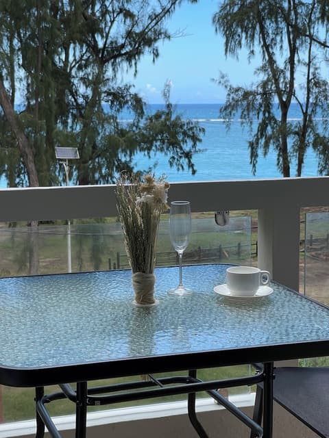 Phoenix Beach Apartments sea view