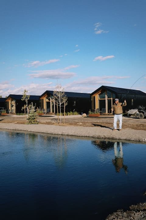 Yellowstone Peaks Hotel