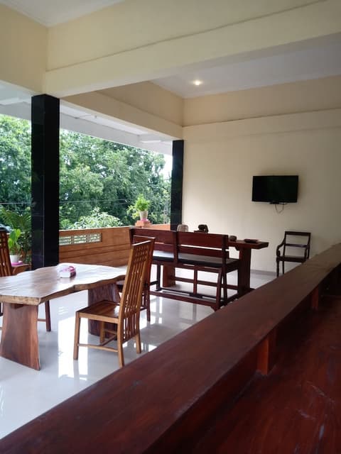 Ubud suites batuan