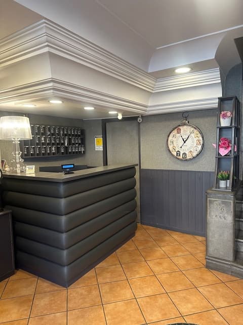 Smart station hotel, Reception