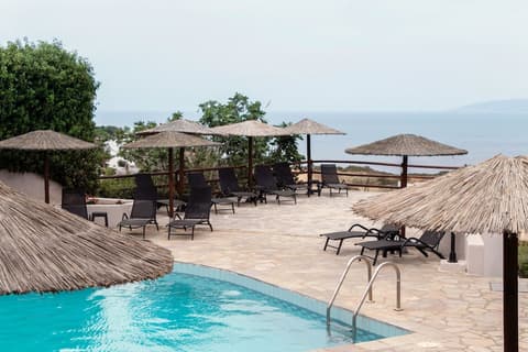 Thalia Bloom Villa Apartments