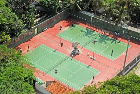 Hotel Irotama XXI, Tennis court