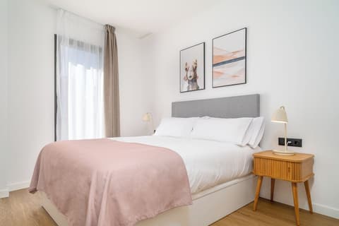 Limehome Barcelona Plaça Pirineus