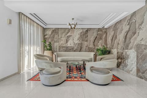 Hotel Plaza Berat, Reception