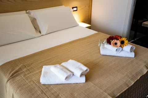 MIDDLE TOWN PALACE TROPEA, Room