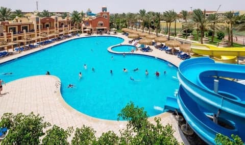 Hostgool Beach Chalets Mirage Bay Resort & aqua park