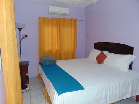 Tropical Manor Inn, Room