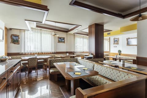 Best Western Hotel Nevada, Breakfast area