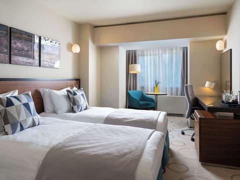 Bucharest Unirii Square - Handwritten Collection, Room