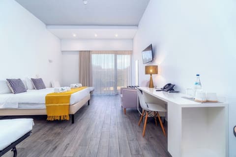 Mercedes Country House