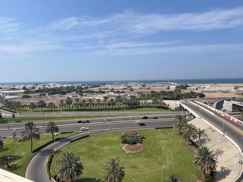 Golden Tulip Muscat, Room