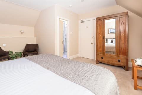 Beinn Bhracaigh, Room