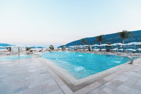 Palmon Bay Hotel & Spa, Outdoor pool