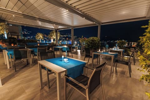 Palmon Bay Hotel & Spa, Restaurant