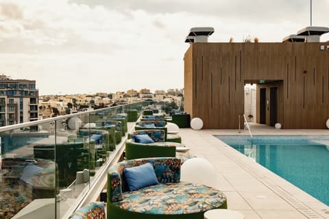 Hyatt Centric Malta, Rooftop pool