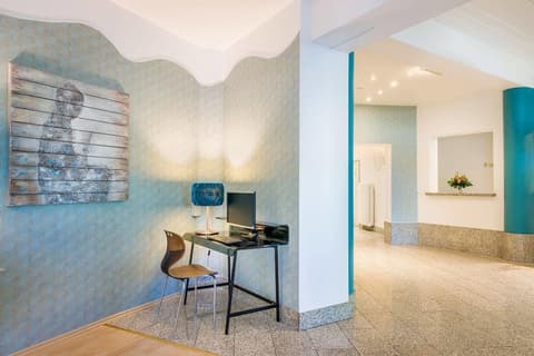 Hotel Viktoria Düsseldorf-Neuss, Interior entrance