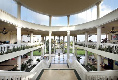 The Signature Level At Grand Palladium Lady Hamilton Resort & Spa