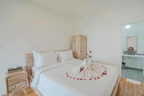 Santya Loka Lodge & Twin Waterfall