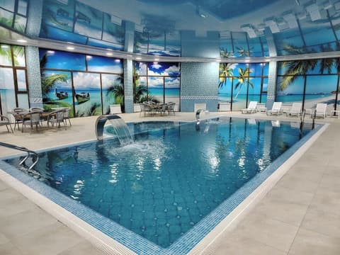 Pakhlavon Hotel, Pool waterfall