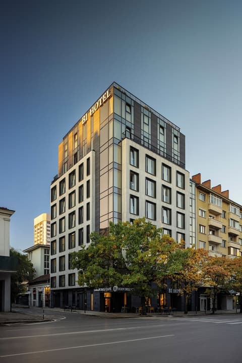 B1 Downtown Hotel, Front of property