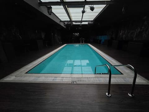 GULFINN HOTEL AL NASR, Indoor/outdoor pool