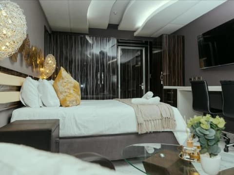 William Nicol Apartments by Monte La Vue