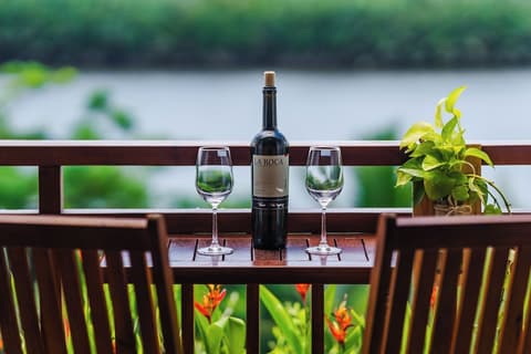 Palm River Boutique, Terrace/patio