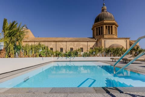 Dome Hotel, Rooftop pool
