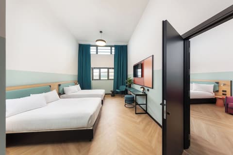 CX Milan Bicocca, Room