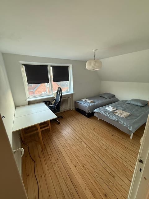 Room in Guest Room - North Beach Inn House