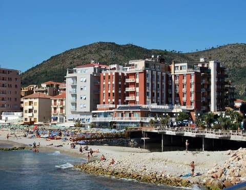 Directly on the Beach: Residence Stella Maris in Pietra Ligure