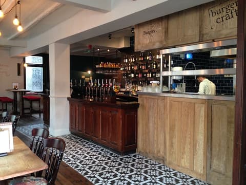 Publove @ Exmouth Arms Euston, Property amenity