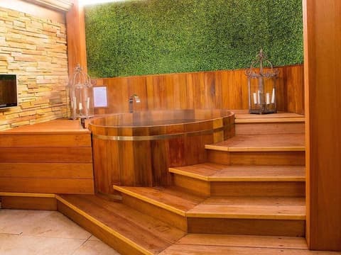 The Busby Hotel, Room