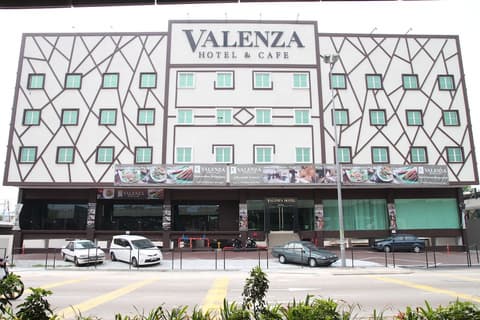 Valenza Hotel & Cafe, Front of property