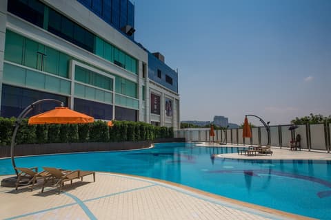 Broadway Hotel, Outdoor pool