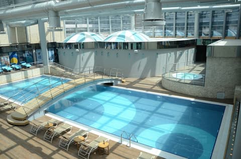 Pullman Istanbul Airport and Convention Center Hotel, Indoor pool