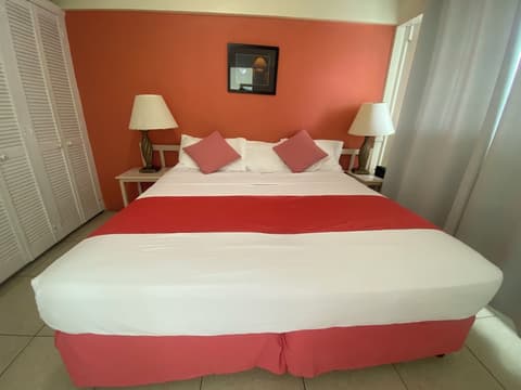 Melrose Beach Apartments