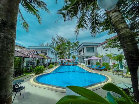 Sea Breeze Resort, Pool