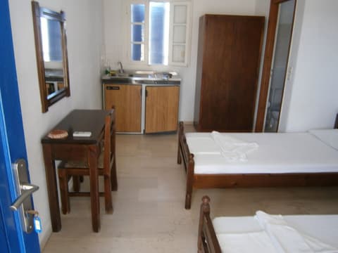 Kohili Studios, Room