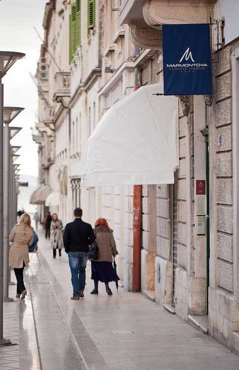 Marmontova Luxury Rooms, Property entrance