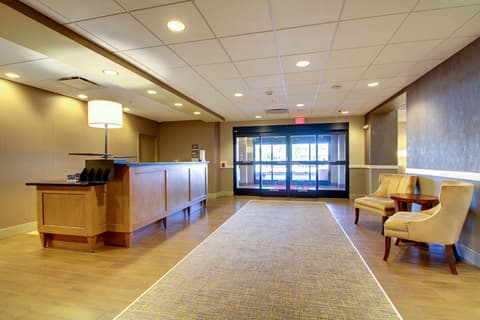 Hampton Inn & Suites Milwaukee West