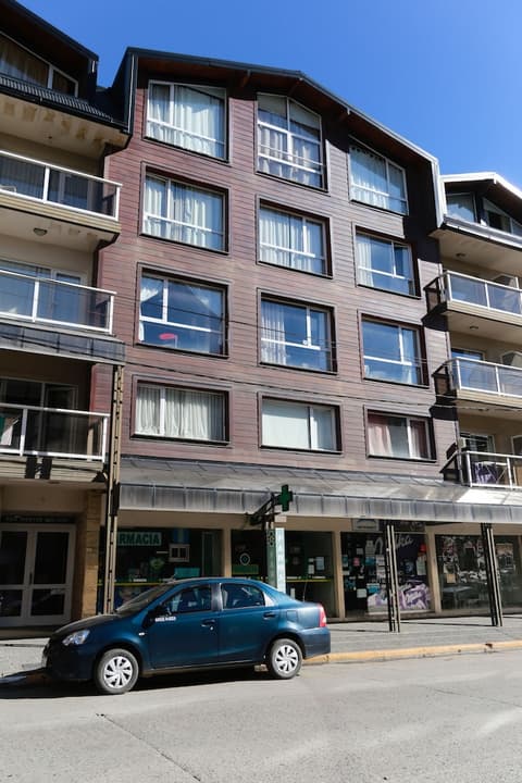 San Martin Suites, Front of property