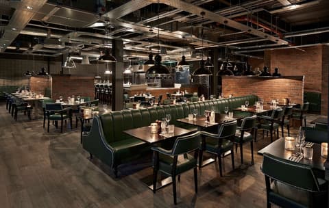 Village Hotel Glasgow, Restaurant