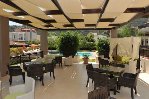 Santa Helena Hotel Ialysos, Terrace/patio