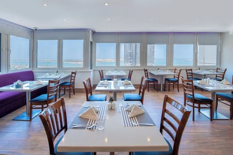 Hawthorn Suites by Wyndham Abu Dhabi City Centre