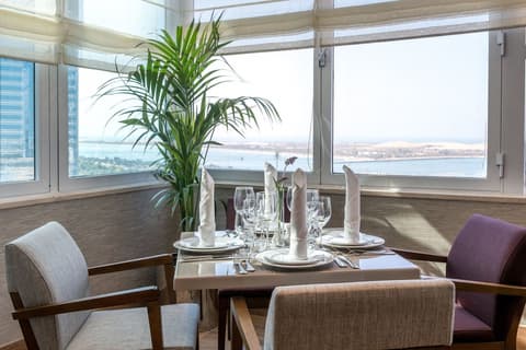 Hawthorn Suites by Wyndham Abu Dhabi City Centre
