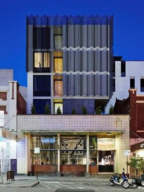 Alex Hotel, Front of property