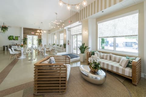 President Hotel Villa