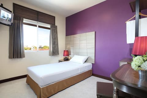 Rambuttri Village Inn & Plaza