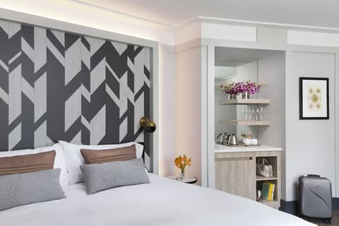 The Tillary Hotel, Room